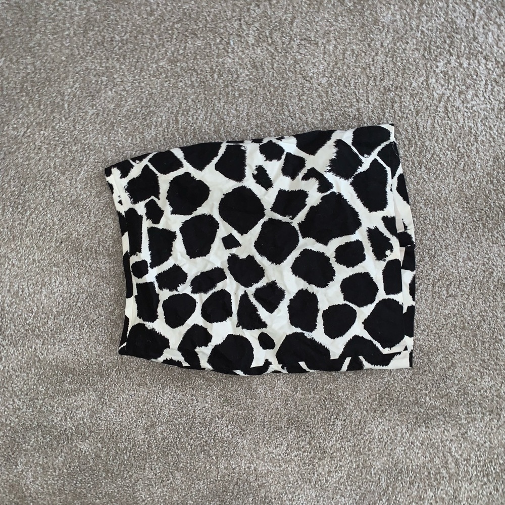Black & white printed pencil skirt